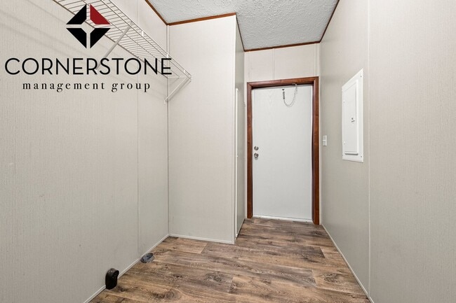 Building Photo - Cozy 3-Bed, 2-Bathroom Trailer Home Available for Rent! Located off of Strawberry Lane in Albany!