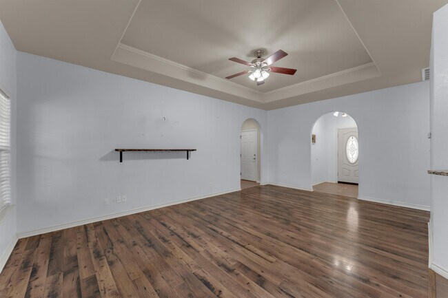 Building Photo - 145 Chaumont St