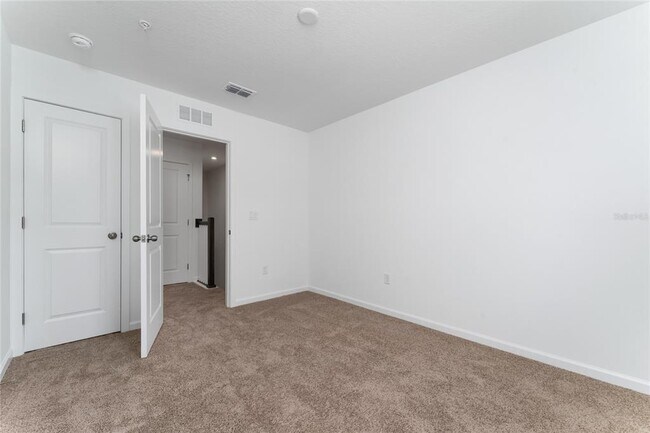 Building Photo - 9839 Walkway Dr