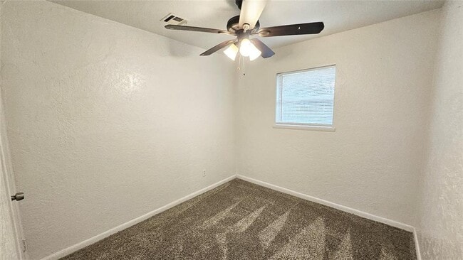 Building Photo - 3000 SW 52nd St