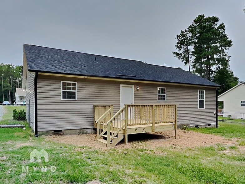 Building Photo - 172 Saw Mill Dr