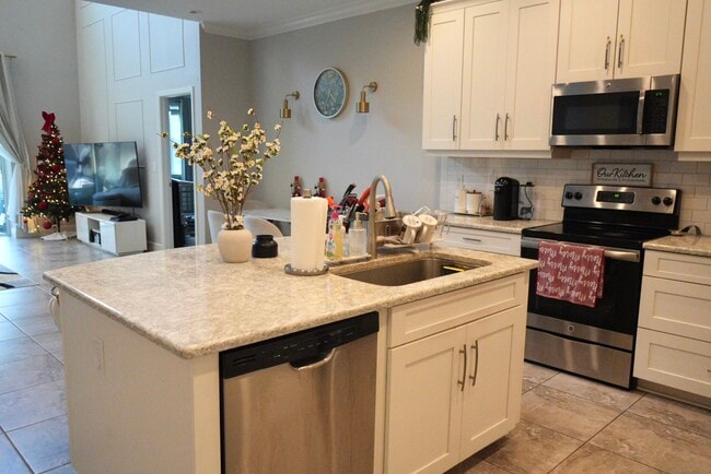 Building Photo - 8716 Terracina Lake Dr