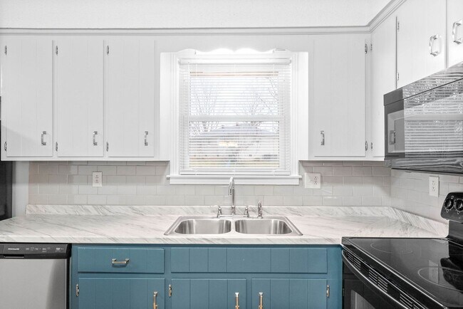 Building Photo - 2522 Timberwood Dr