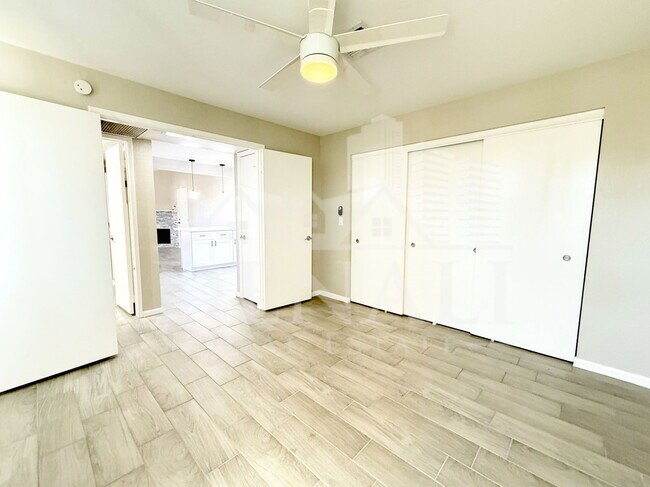 Building Photo - 4901 S Calle Los Cerros Dr