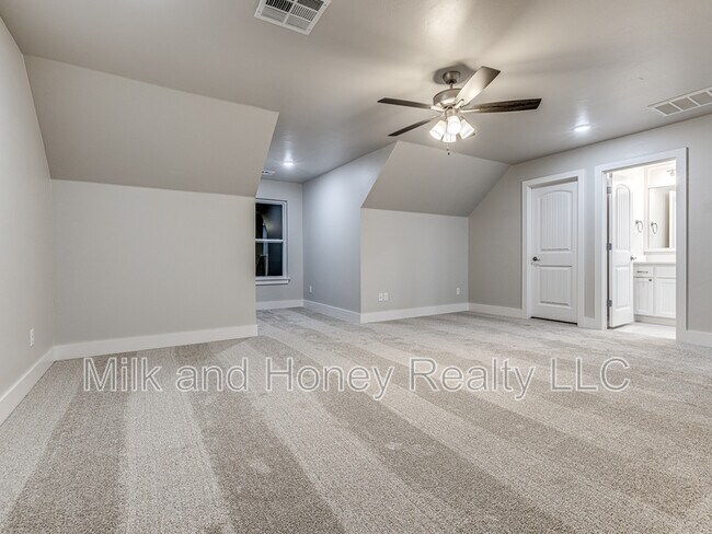 Building Photo - 8225 Jenny Ln