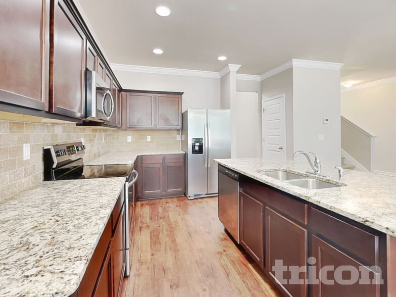 Building Photo - 1095 Lear Dr