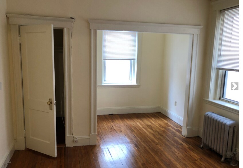 Building Photo - 69 Park Dr