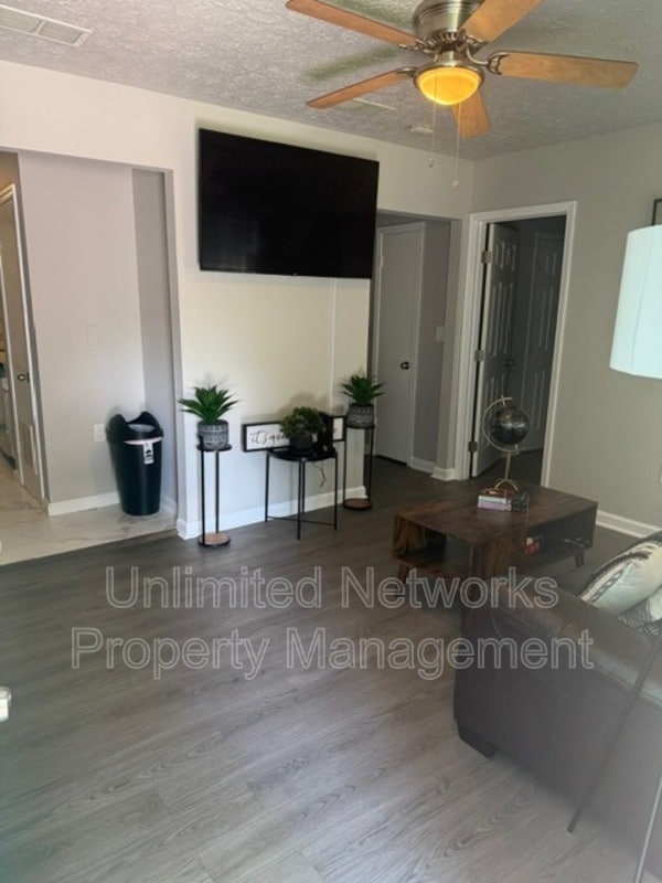 Building Photo - 151 Lawton St SW