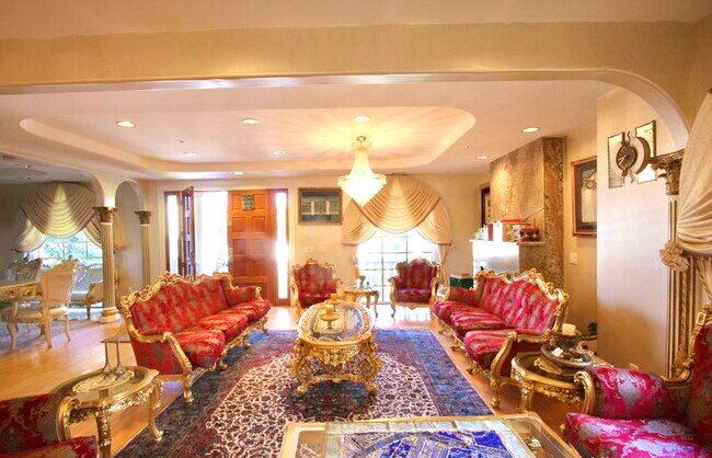 Building Photo - 921 Georgina Ave