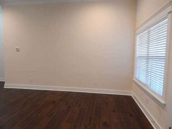 Building Photo - 3750 Tetbury St