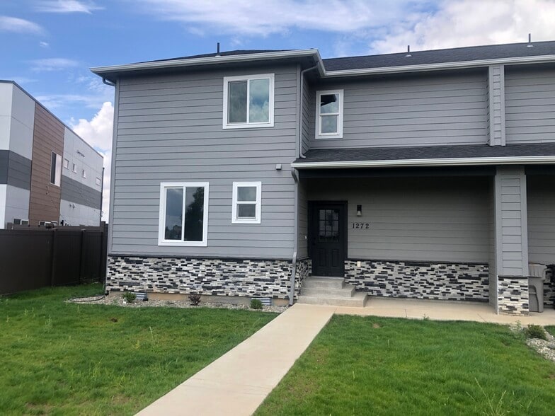 Building Photo - 1272 NW Terre View Dr