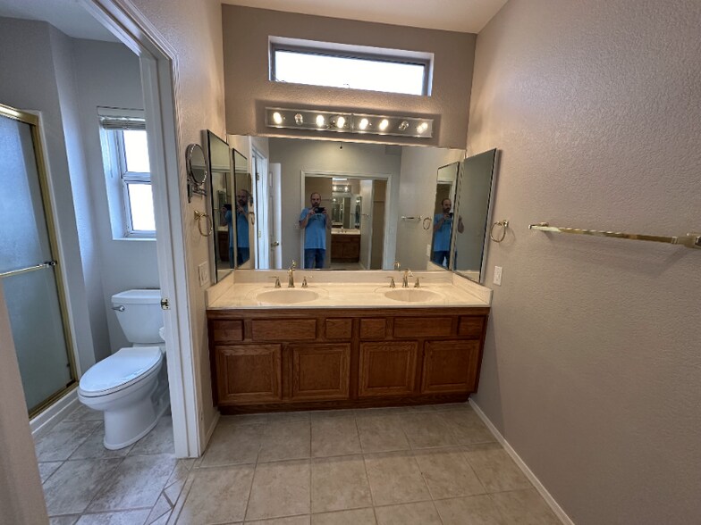 Building Photo - 3032 Hidden Treasure Dr