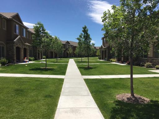 Primary Photo - 3 bedroom 2.5 bath Rock Creek Town Home wi...