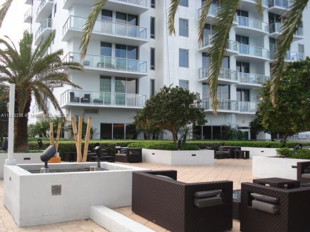 Building Photo - 1060 Brickell Ave