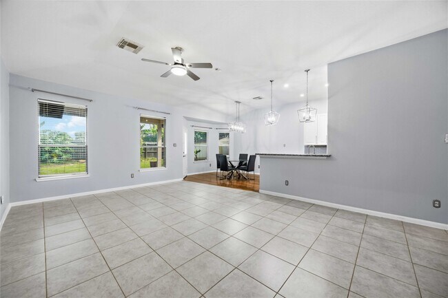 Building Photo - 1029 Riverwood Dr