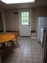 Building Photo - 150 Estelle Dr