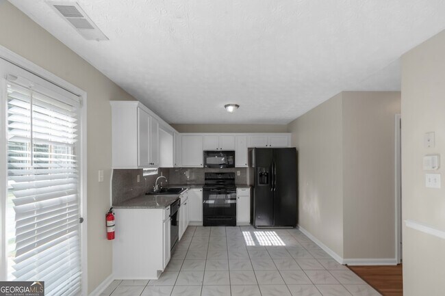 Building Photo - 97 Livingston Ln
