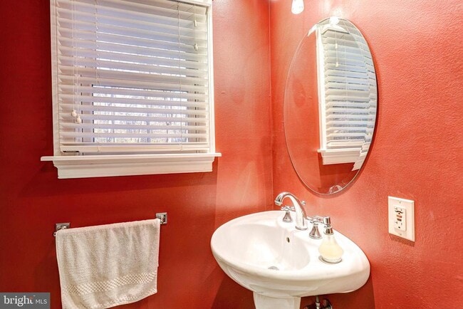 Building Photo - 119 Bosley Ave