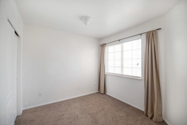 Building Photo - 955 N 1125 W
