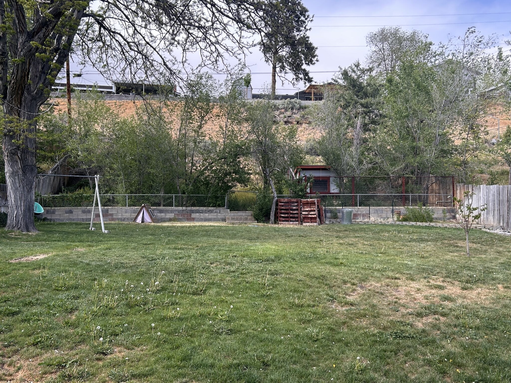 Building Photo - 1705 Elmcrest Dr
