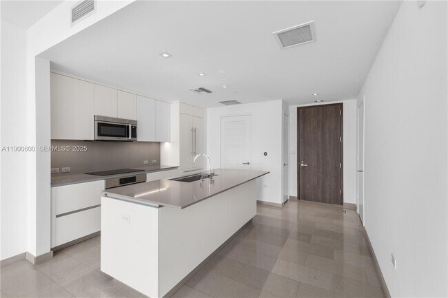 Building Photo - 68 SE 6th St