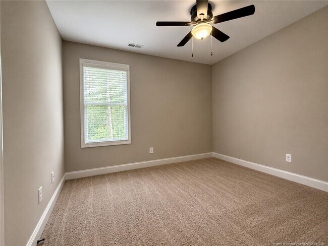 Building Photo - 621 Blawell Cir