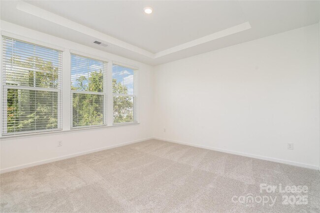 Building Photo - 5015 Westmead Ln