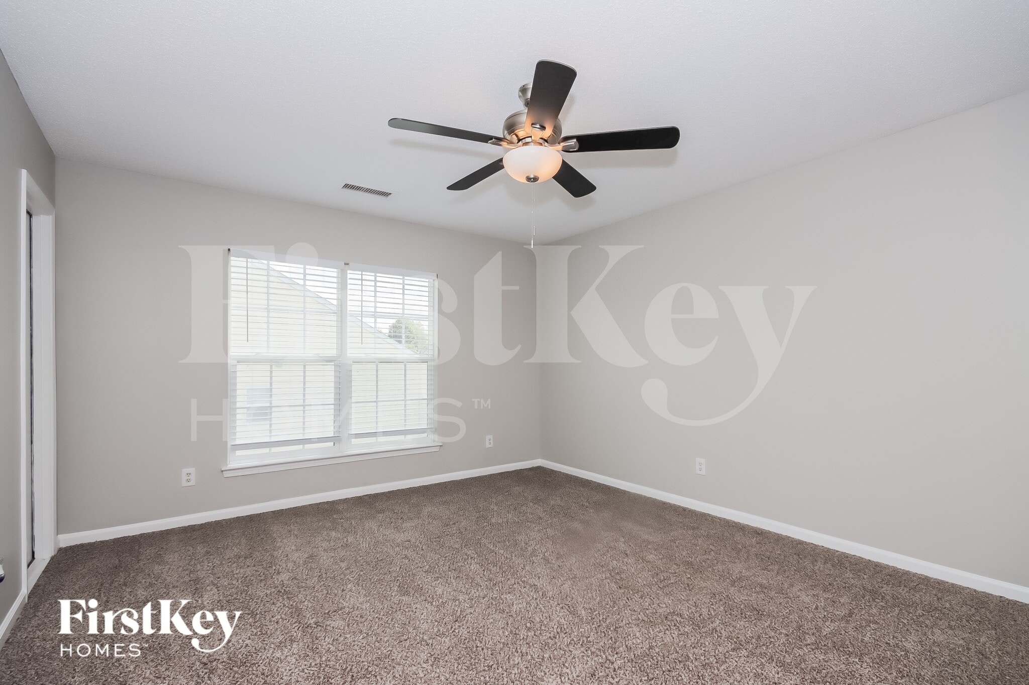 Building Photo - 145 Golden Valley Dr