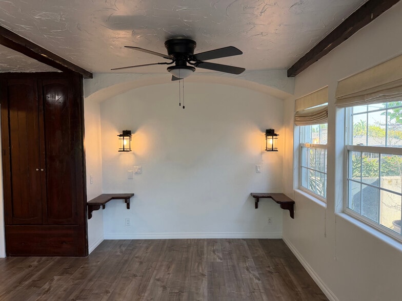 Building Photo - 12621 Victoria Ave