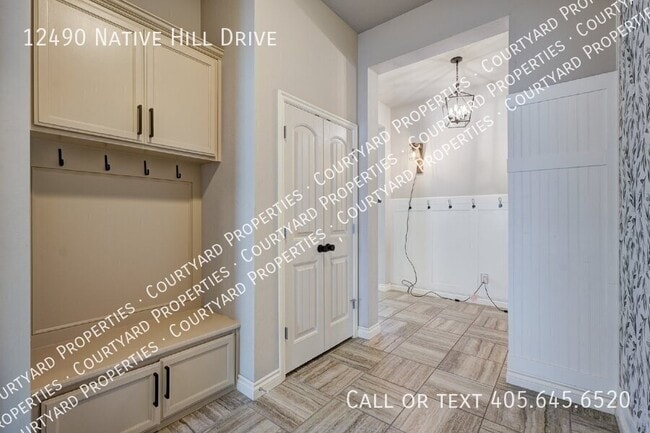 Building Photo - 12490 Native Hill Dr