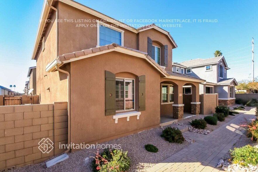 Building Photo - 5722 E Butte St