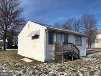 Building Photo - 1730 Street Rd