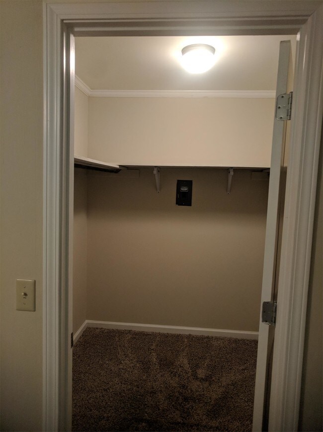 Building Photo - 3807 Pembrook Ct