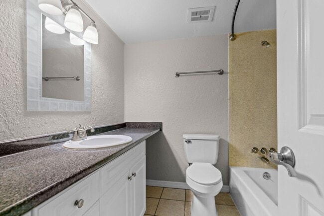 Building Photo - C0507-133 Hawthorne Reserve