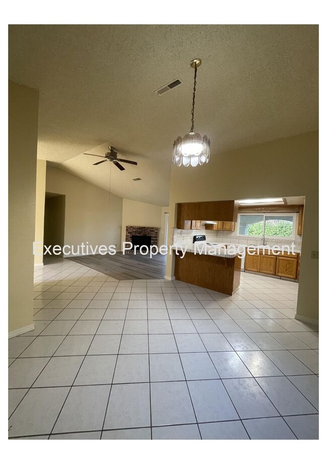 Building Photo - House for Rent|623 E Clinton Ave Atwater