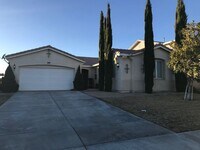 Building Photo - 3 BEDROOM VICTORVILLE HOME IN SPRING VALLE...