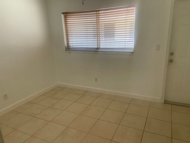 Building Photo - 1864 NE 46th St