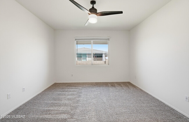 Building Photo - 1016 W Calle Nicoya