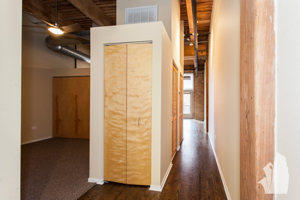 Building Photo - 1500 W Monroe St