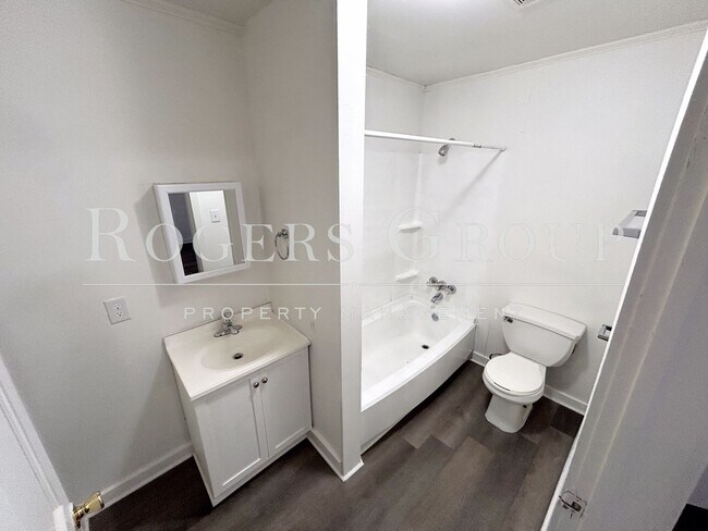 Building Photo - 506 Horner St