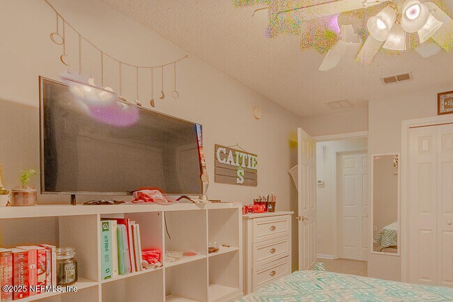 Building Photo - 4393 Pebble Brook Dr