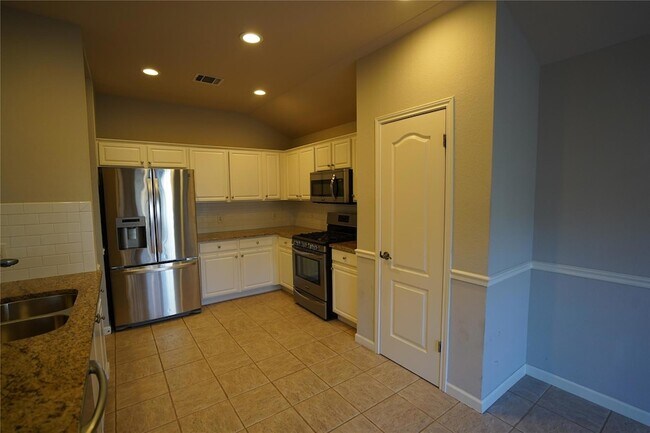 Building Photo - 5702 Fitchwood Ln