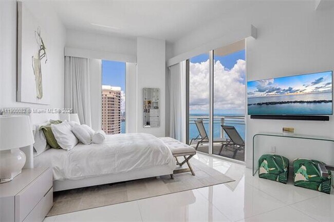 Building Photo - 900 Brickell Key Blvd