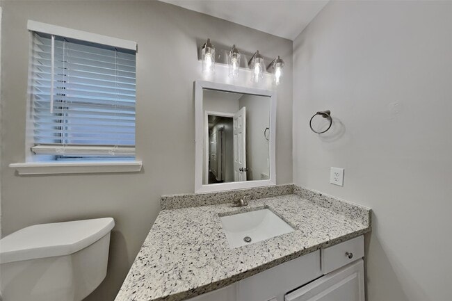 Building Photo - 16926 Pheasant Ridge Dr