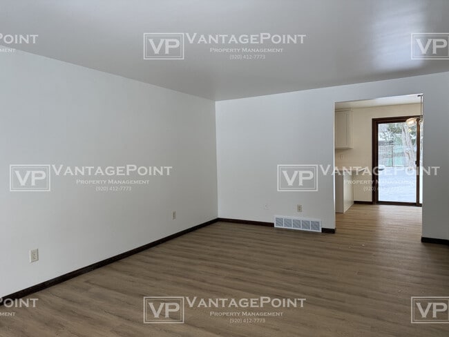 Building Photo - 1603 St Robert Dr