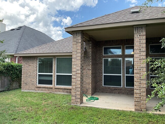 Building Photo - 907 Daffodil View Ct