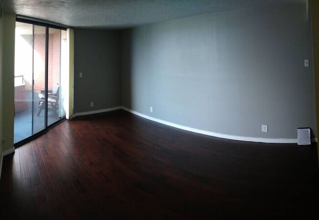 Building Photo - Modern Downtown Condo at Arlington Place