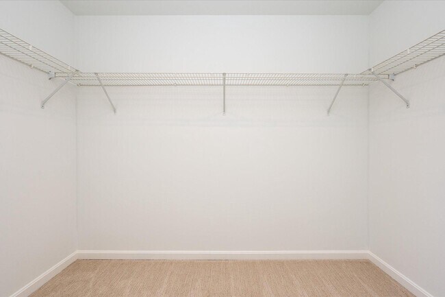 Building Photo - 2942 S Haven Dr