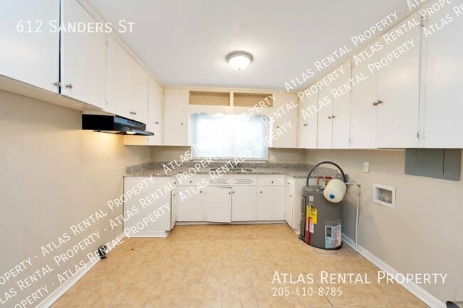 Building Photo - 612 Sanders St