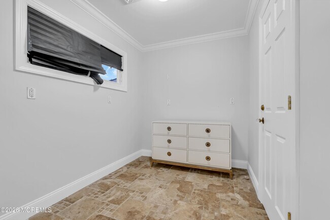 Building Photo - 455 W Lincoln Ave